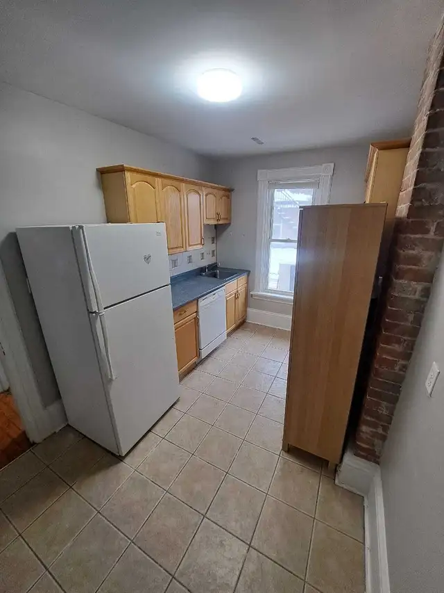 Downtown Beautiful 2 bdrm 1 bath