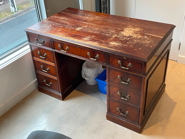 Antique Executive Desk For Sale in Desks in City of Halifax