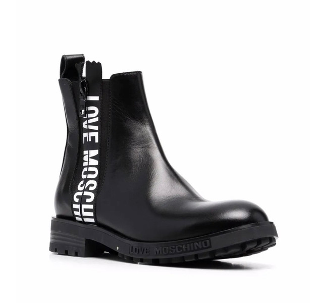 moschino chealse boots in Women's - Shoes in City of Toronto - Image 2