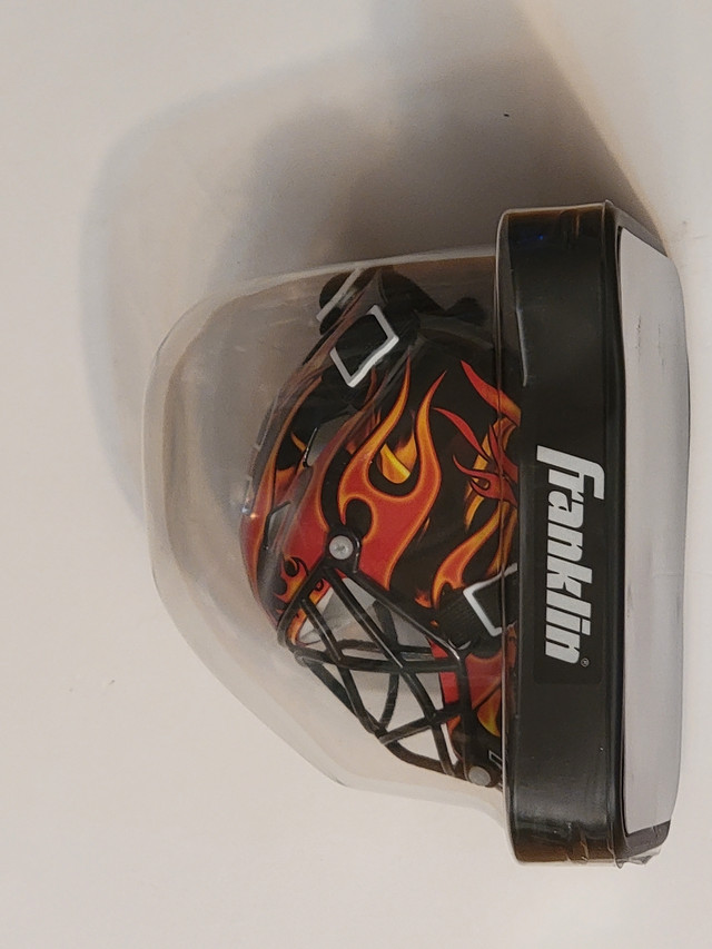 FRANKLIN Sports NHL Team Series Mini Goalie Mask-Calgary Flames in Arts & Collectibles in City of Toronto - Image 3