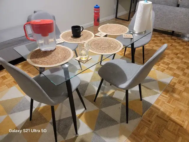 Chairs only in Dining Tables & Sets in Longueuil / South Shore - Image 3