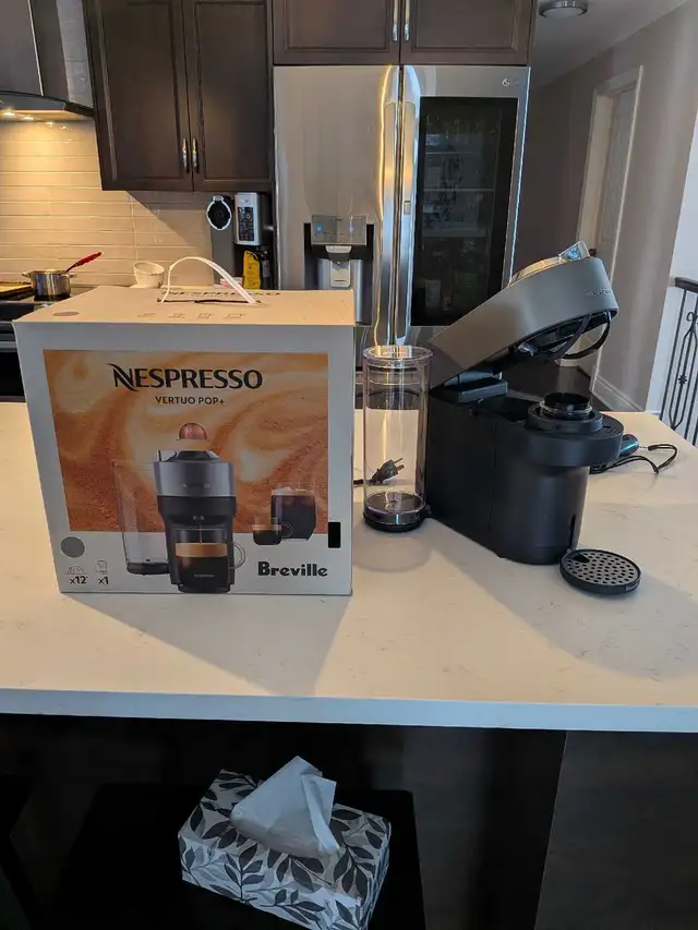 Nespresso Vertuo pop+ Breville in Coffee Makers in Québec City - Image 2