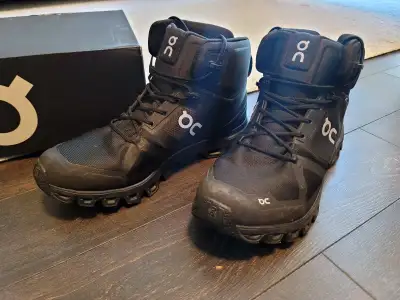 ON Cloudrock Waterproof outdoor boots (men's 8.5, women's 10), View more