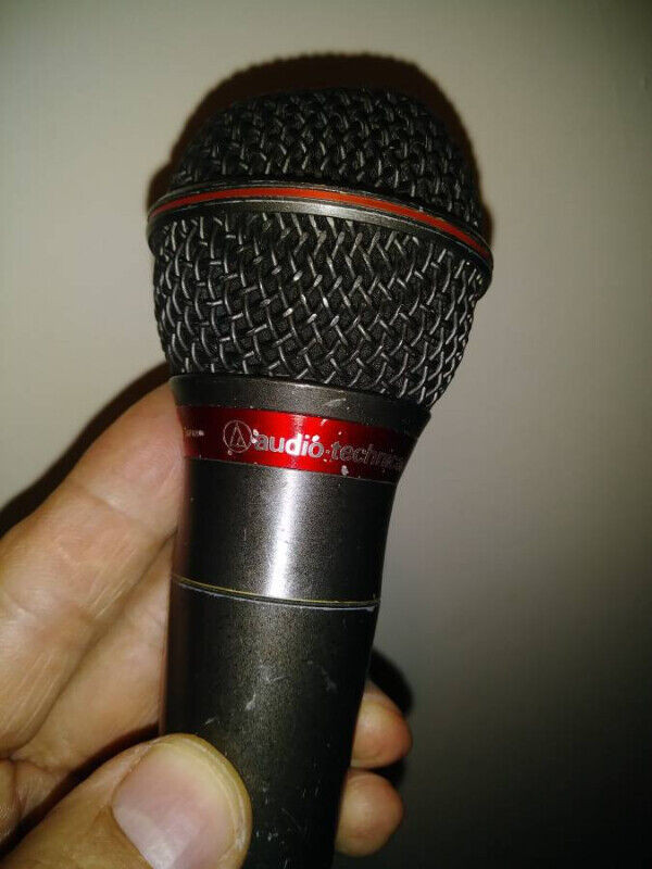 Audiotechnica Artist Series dynamic vocal microphone in Pro Audio & Recording Equipment in Oakville / Halton Region