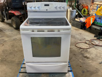 Kenmore electric stove / cuisinierre 