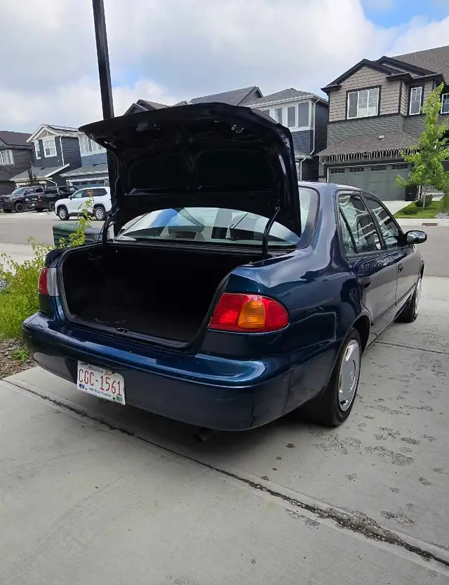 1998 Toyota Corolla one owner532102008685219848