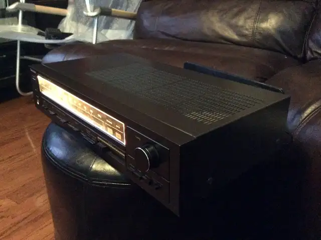 VINTAGE TECHNICS SA 130 AM FM STEREO RECEIVER AMPLIFIER in Stereo Systems & Home Theatre in City of Toronto - Image 6