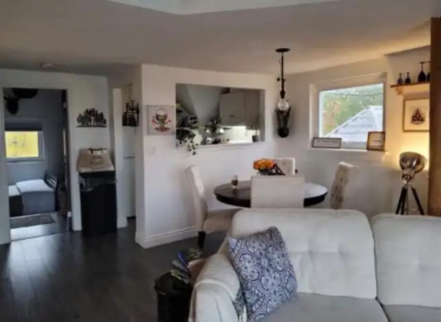 Orillia large unique, bright clean apartment $1775 + elec.
