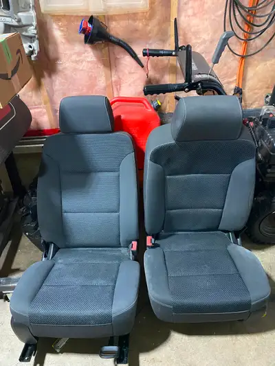I am selling my 2014 to 2018 gmc sierra 1500 front seats both are heated seats and work no issues no...