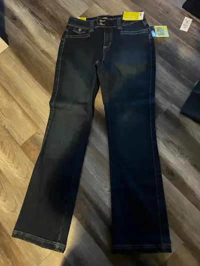 Lee jeans size 8 medium $30 brand new with tags 725 original size 11 $15 brand new with tags Jacob j...