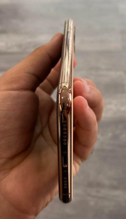 iPhone 11 Pro Max (read description) in Cell Phones in Ottawa - Image 3