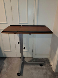 Mobile laptop sit stand desk / cart, lectern 