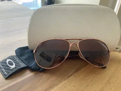 OAKLEY sunglasses rose gold frame Woman only 160$, View more