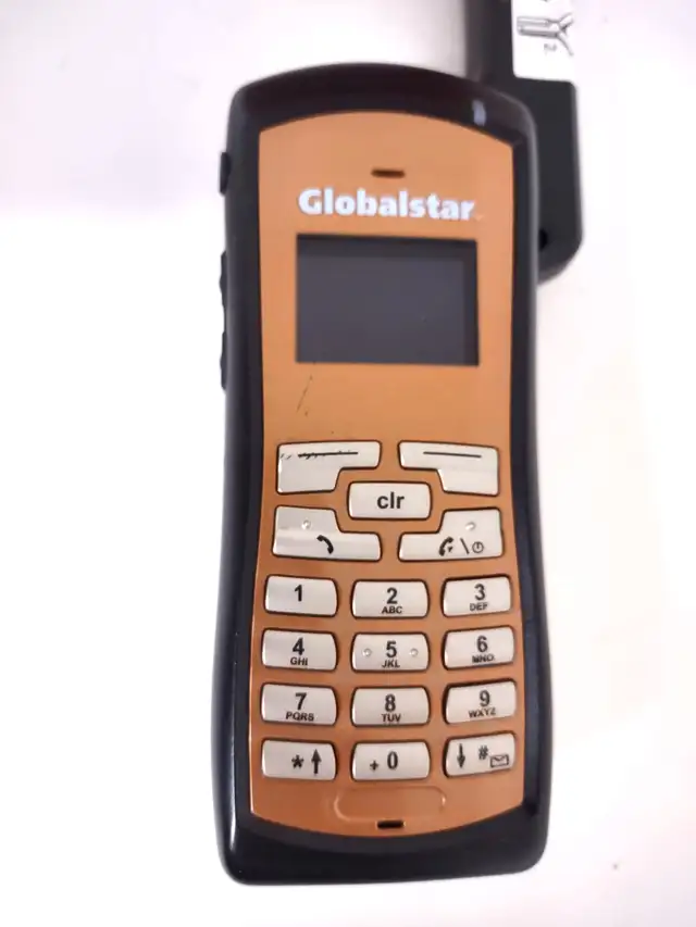 Globalstar Qualcomm  GSP-1700 satellite phone with charger & car in Cell Phones in Kitchener / Waterloo - Image 3