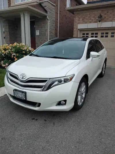 Selling Toyota Venza XSE SUV for sale. 4 Cylinder engine great on gas, equip with all wheel drive ha...