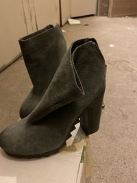 Sam Edelman grey suede ankle boots 