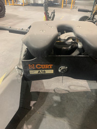 CURT A16 FIFTH WHEEL HITCH PUCK STYLE GMC