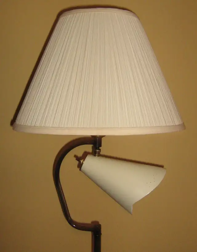 1950S MCM ATOMIC BRASS and WOOD FLOOR LAMP in Indoor Lighting & Fans in City of Toronto - Image 2