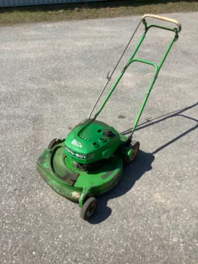 Model 8237 21” deck Self propelled 2 stroke F series engine Magnesium deck Needs tune up/starter rop...