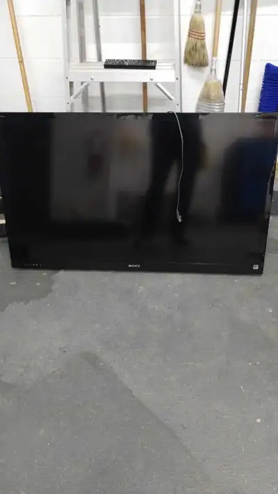 Enhance your viewing experience with this Sony Bravia television, offering reliable performance for...