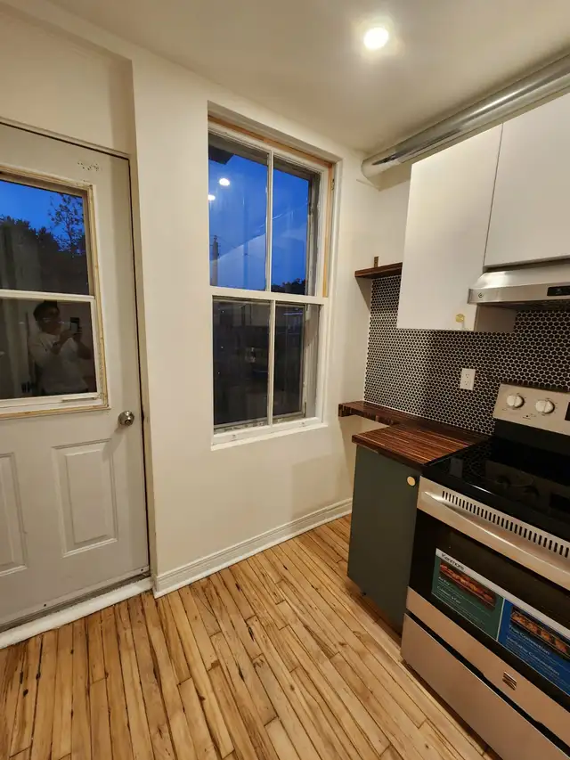Dispo et Octobre Gratuit ! Super 3 1/2 rénové. 5 electro INCLUS in Long Term Rentals in City of Montréal - Image 7