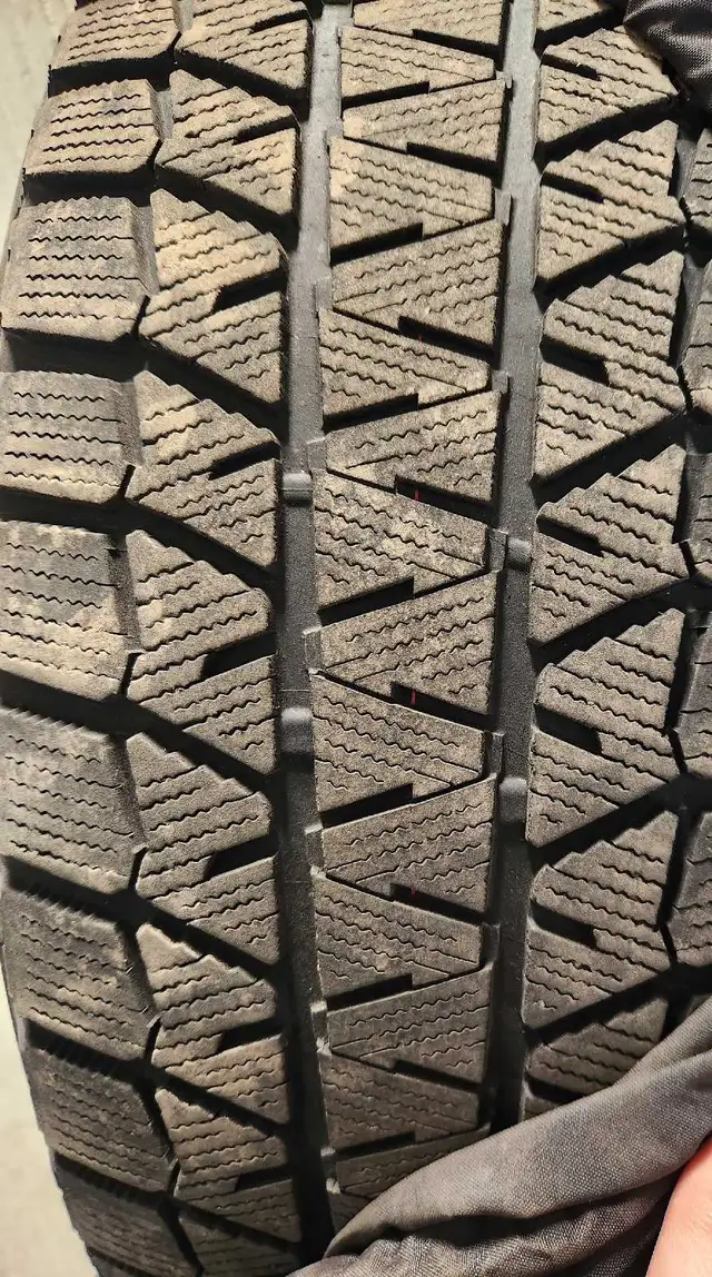 Bridgestone 235/65R17 Winter Tires in Tires & Rims in Ottawa - Image 3