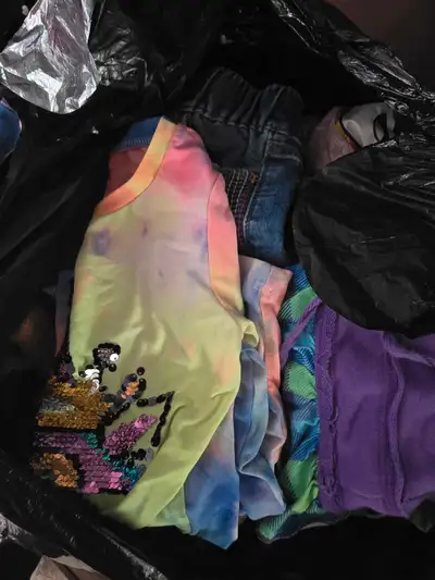 2 xl garbage bags full of clothing brand names ! Nike gamboree and more Pajamas , sweaters , sleeper...