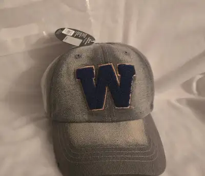 (NEW) CFL Football Winnipeg Blue Bomber Cap, View more