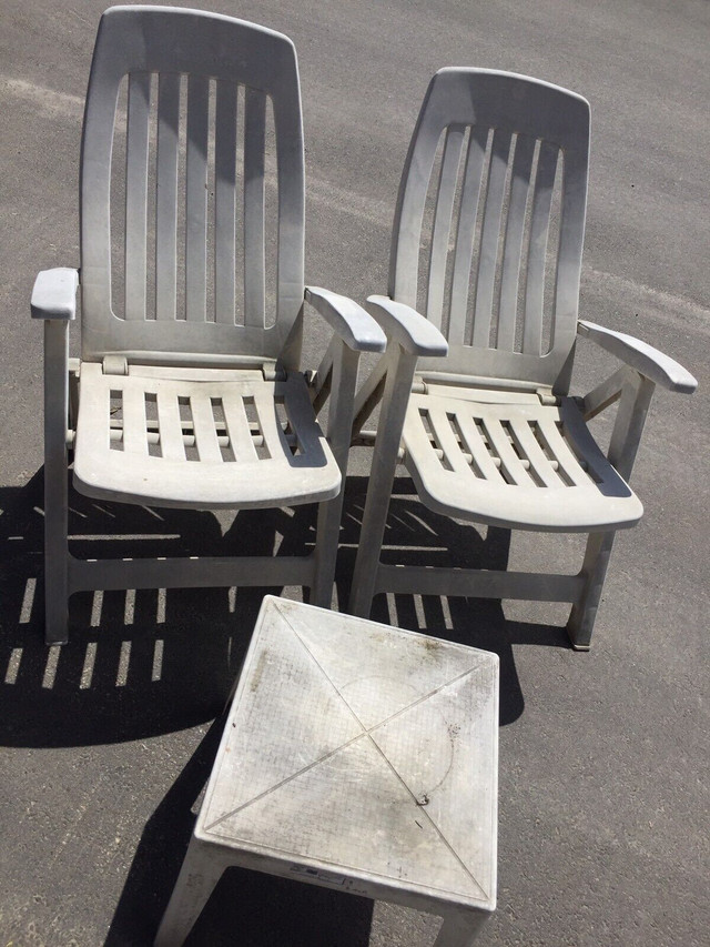 Vintage 1985 Patio chairs and table. READ AD PLEASE in Arts & Collectibles in St. Albert