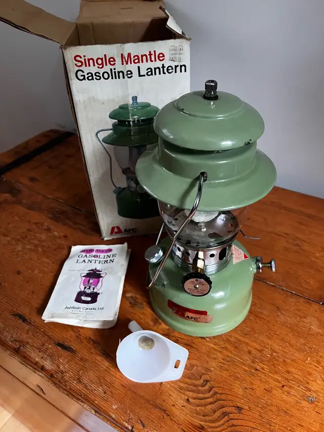 AFC gasoline lantern  in Fishing, Camping & Outdoors in Muskoka - Image 9