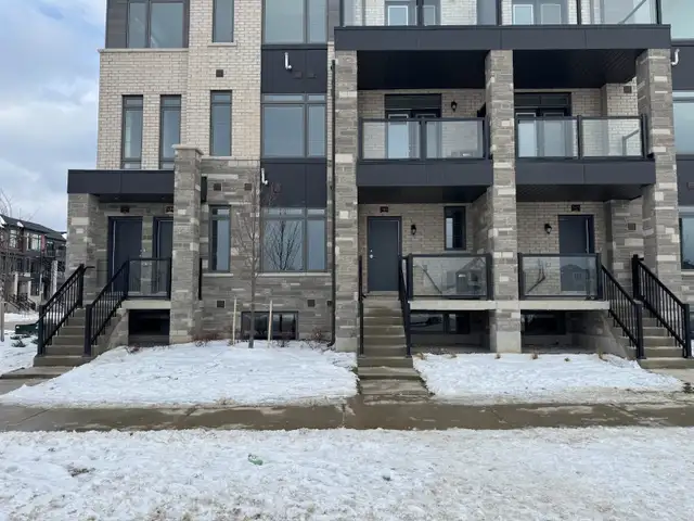 Condo Townhouse for Rent Never Lived In! in Long Term Rentals in Mississauga / Peel Region - Image 2