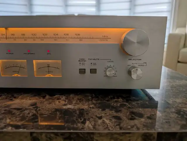 Akai AT-2400 Tuner in Stereo Systems & Home Theatre in Mississauga / Peel Region - Image 3
