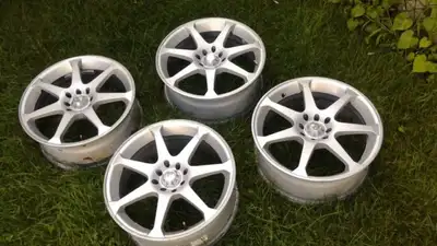 These rims are in great shape, made in the USA.....choice of 2 bolt patterns , excellent candidate f...