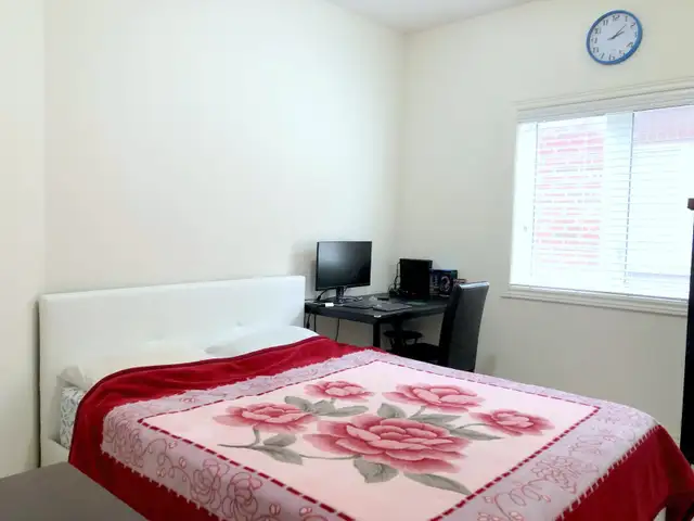 Available from 1 DEC : Furnished Bedroom in Long Term Rentals in Mississauga / Peel Region - Image 9