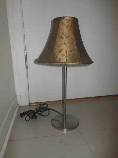 Table/Desk Lamp (metal) - H-20" Desk/table lamp (white) - 25$