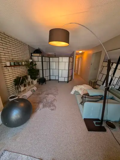 Furnished room for rent in happy quiet neighborhood