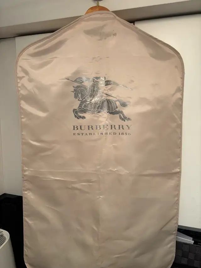 Like New Men’s Burberry Wool Winter Coat XXL in Men's in City of Toronto - Image 11