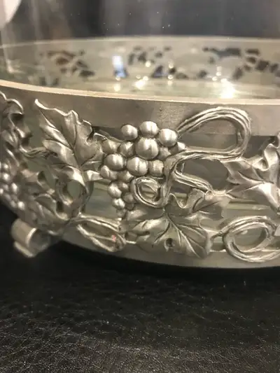 Decorative center piece bowl
