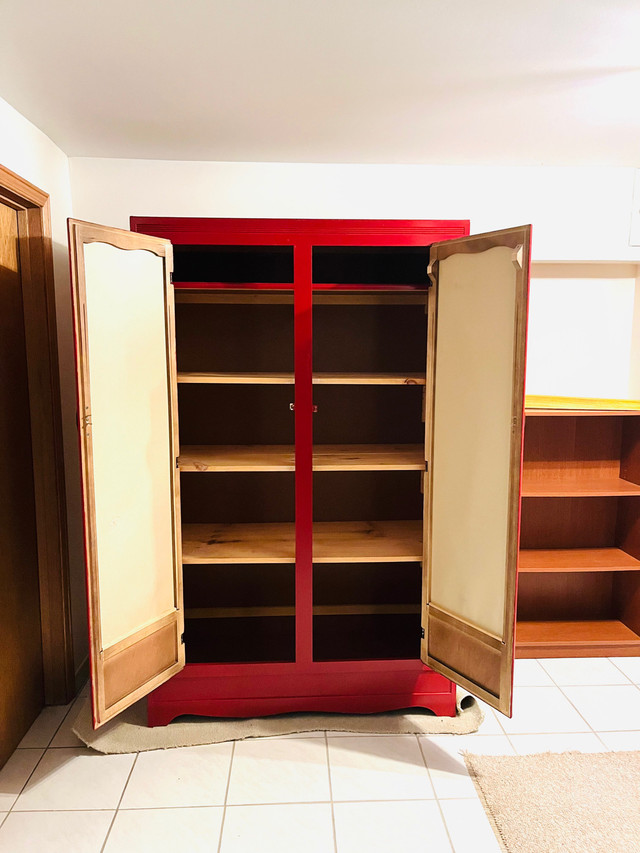 Large Size Solid Wood Cabinet/Wardrobe in Storage & Organization in Kingston - Image 3