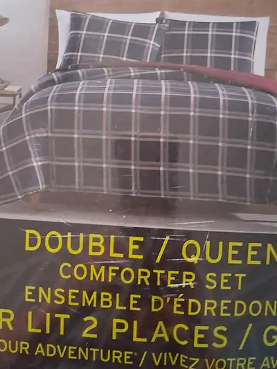 EDDIE  BAUER  DOUBLE/ QUEEN  SIZE COMFORTER SET, View more