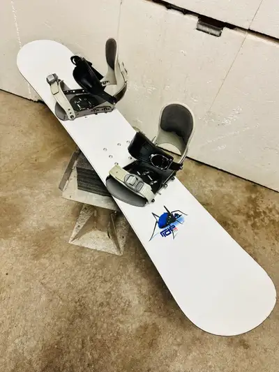Ride kids snowboard 125 cm with Ride jr bindings , View more