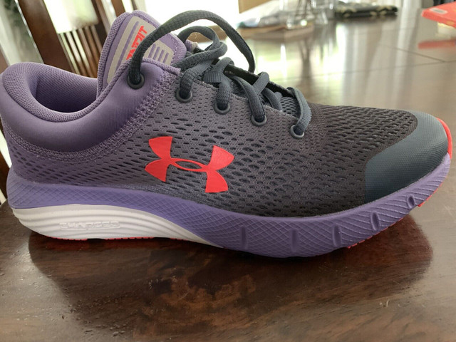 Under Armour Youth (or Women’s sz 8)  size 6 runners - new  in Kids & Youth in St. Albert - Image 2