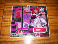 Monster High  Doll Mattel 2012 Operetta New In Box FASHION PACK