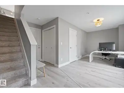 Small room for rent, $500 all included + wifi. Location: walker lake area T6X1Y8