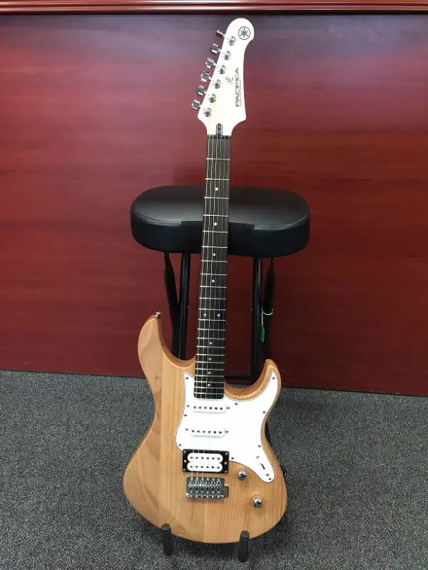 Vente de GUITARES YAMAHA chez Piano Héritage à partir de in Guitars in Laval / North Shore - Image 7