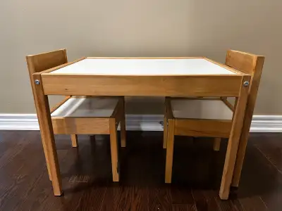 Toddler’s Table & Chairs. Good use for toddler dinning or arts&crafts. Asking $5