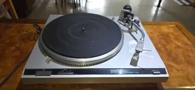 Technics SL-Q2 Turntable, View more