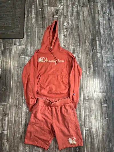 Mens Medium Championship Sweater and Shorts , View more