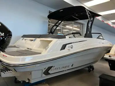 Voici un bateau 2024 Bayliner VR5 150XL en excellente condition, prêt pour l'aventure sur l'eau! Ce...