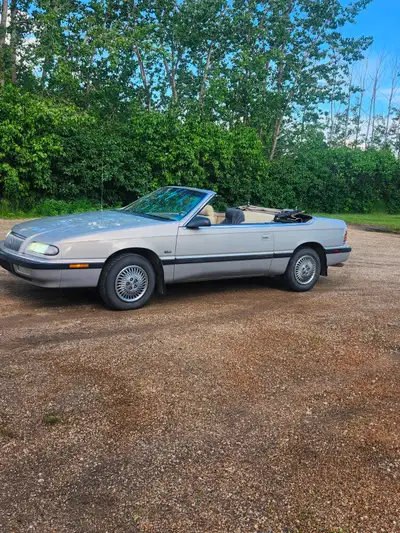 1993 crysler lebaron convertible 110 000 km excellent condition
